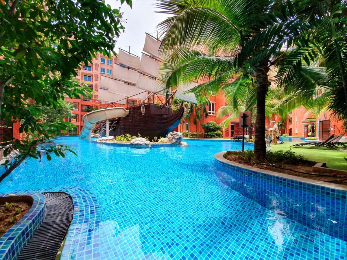 Seven Seas Condo By Dmitrii Jomtien Beach Exterior photo