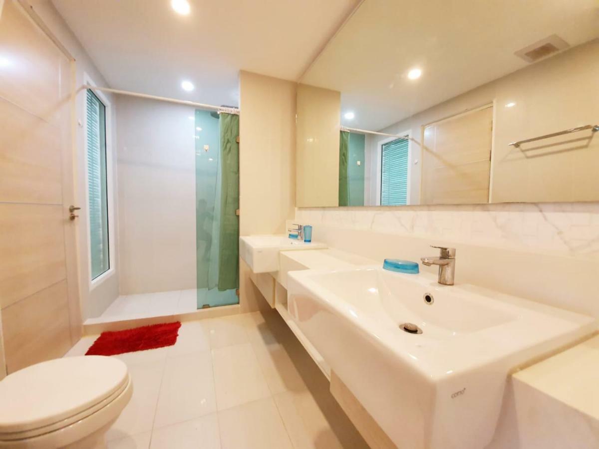 Seven Seas Condo By Dmitrii Jomtien Beach Exterior photo