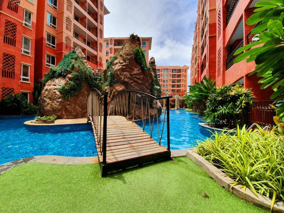 Seven Seas Condo By Dmitrii Jomtien Beach Exterior photo