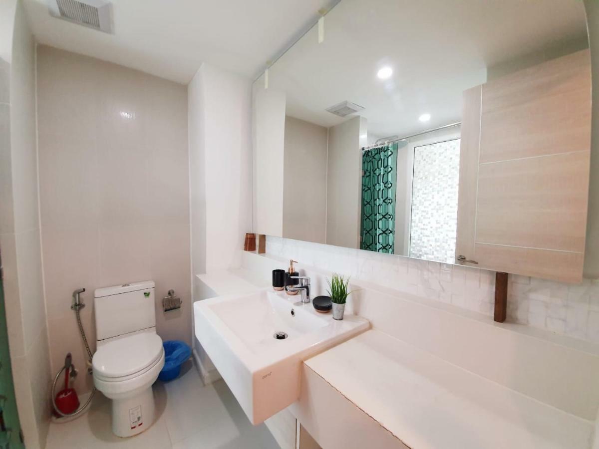 Seven Seas Condo By Dmitrii Jomtien Beach Exterior photo