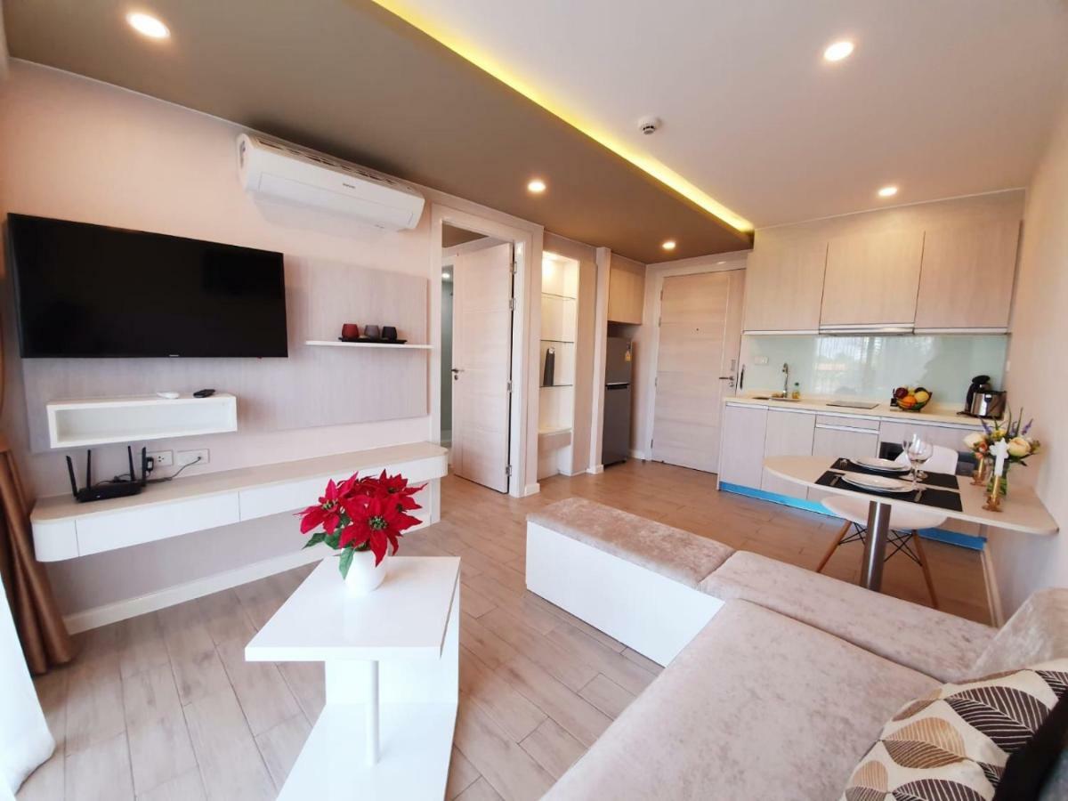 Seven Seas Condo By Dmitrii Jomtien Beach Exterior photo